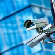 Cámaras de Vigilancia en una Comunidad